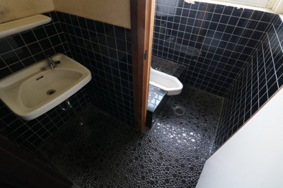 【トイレ】 | 中央町2丁目・鉄筋コンクリート造4階建（3階＋屋上） | 3階・居住スペース