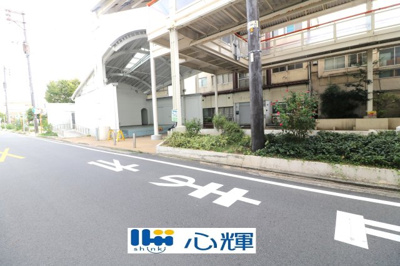 【前面道路含む現地写真】 | 中央町2丁目・鉄筋コンクリート造4階建（3階＋屋上）