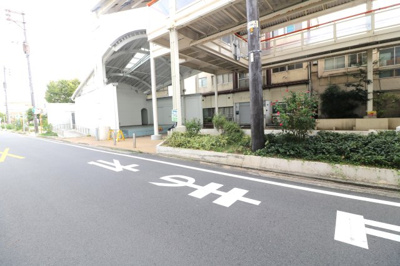 【前面道路含む現地写真】 | 中央町2丁目・鉄筋コンクリート造4階建（3階＋屋上）