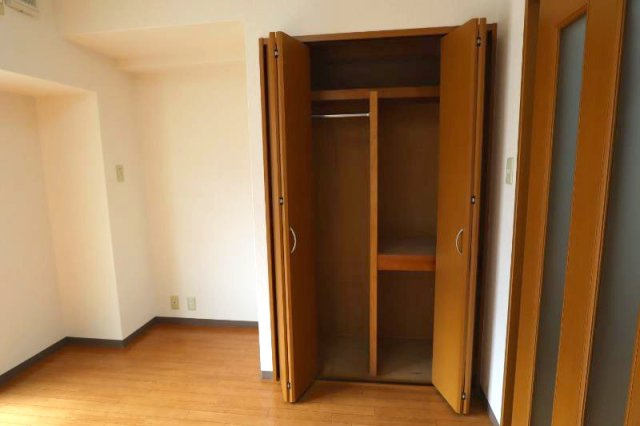 第16関根マンションの洋室