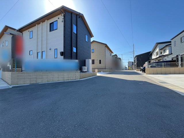 【前面道路含む現地写真】 | 熊谷市末広　新築戸建　フェリディアガーデン　8号棟