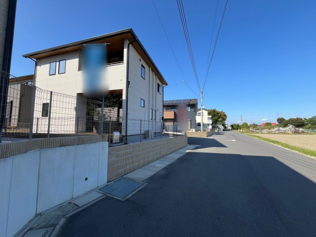 【前面道路含む現地写真】 | 熊谷市末広　新築戸建　フェリディアガーデン　8号棟