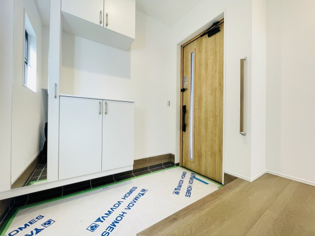 【玄関】 | 熊谷市末広　新築戸建　フェリディアガーデン　8号棟