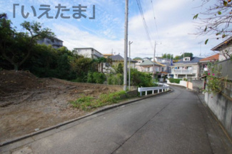 【前面道路含む現地写真】 | 北道路、静かな環境です。