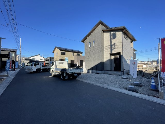 【前面道路含む現地写真】 | 熊谷市末広　新築戸建　フェリディアガーデン　11号棟