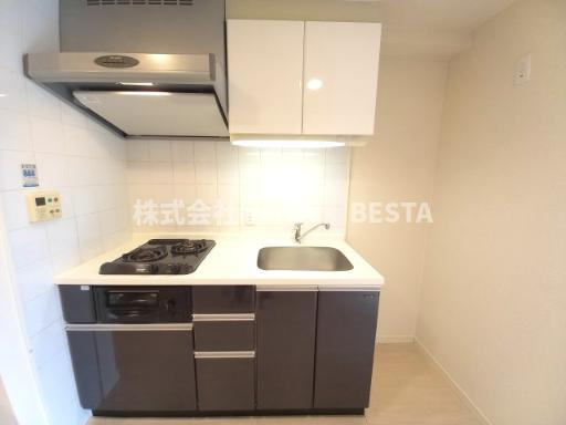 エスティ・ロアール神戸西のキッチン