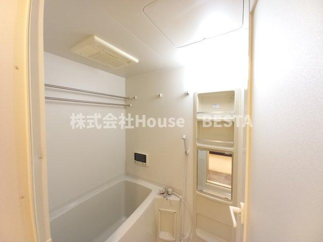 エスティ・ロアール神戸西の浴室