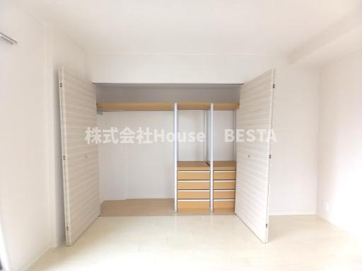 エスティ・ロアール神戸西の収納