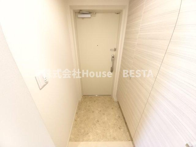 エスティ・ロアール神戸西の玄関