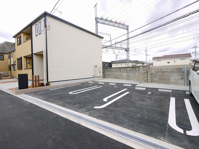 ファミーユ　タチバナの駐車場