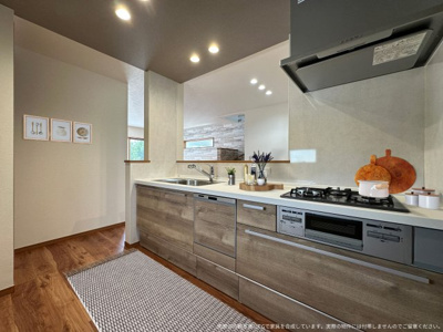 【キッチン】 | 【1号棟　キッチン　家具設置イメージ】
※画像内の家具家電はCGで作成したイメージです。実際の物件には付帯致しません。