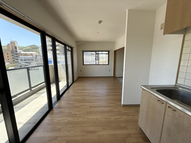 アルモニー東今宿の居間・リビング