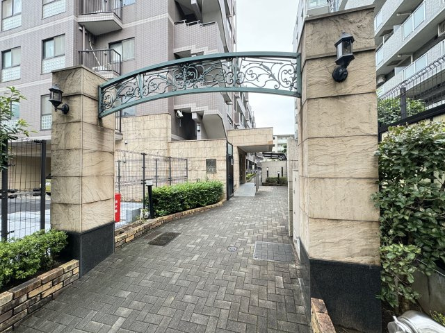 クレストフォルム西葛西パークサイドのエントランス