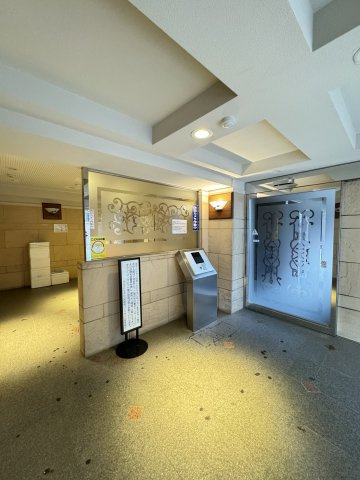 クレストフォルム西葛西パークサイドのエントランス