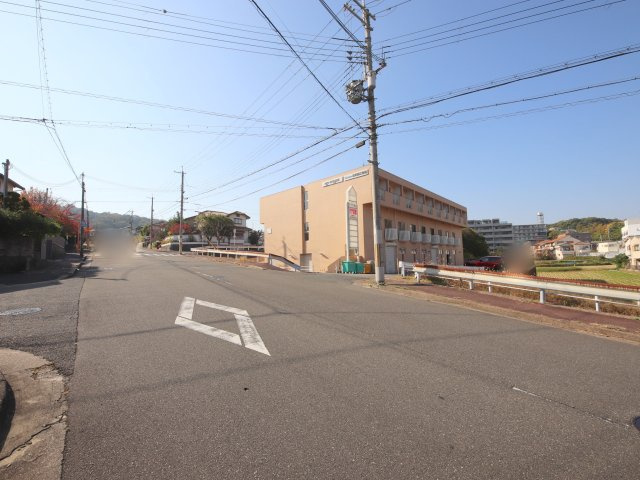 エヌエムドゥーズの外観