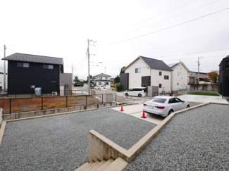 【展望】 | 玄関前から南側を望む　敷地の南側は分譲地公園