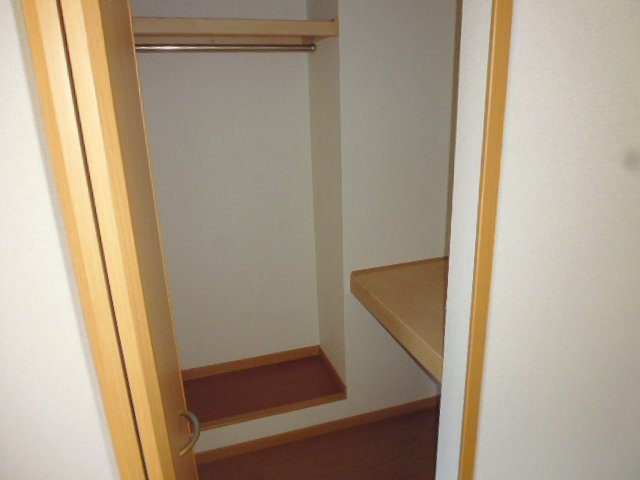 倉敷市東塚４丁目のアパートの収納|ウォークインクローゼット