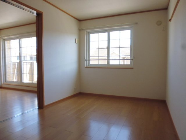 倉敷市東塚４丁目のアパートの洋室