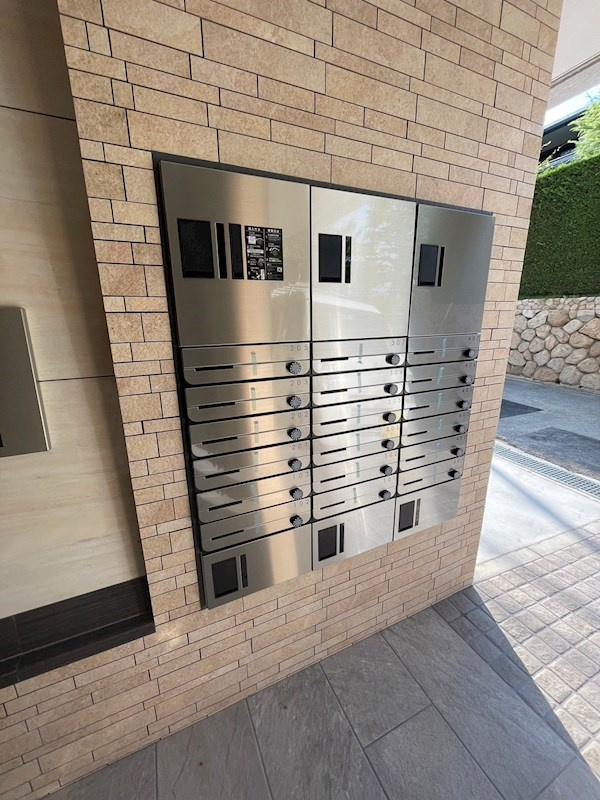 センプレヴィータさくら夙川の外観|便利な宅配ボックス完備♪