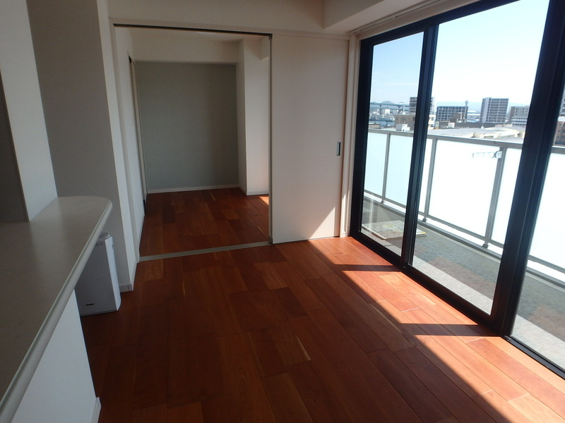 福岡市中央区港２丁目の賃貸マンションの居間・リビング