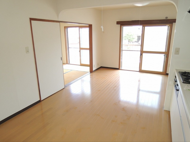 十字路ハイツの居間・リビング