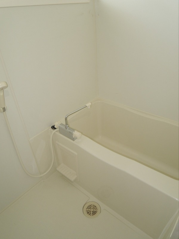 十字路ハイツの浴室