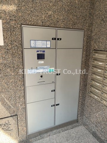 ブランシェ天満のその他共用部分|便利な宅配ボックスです