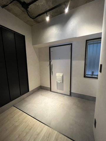 サンハイム南森町の居間・リビング