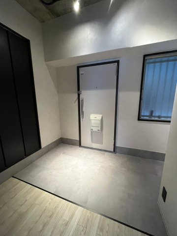 サンハイム南森町の居間・リビング