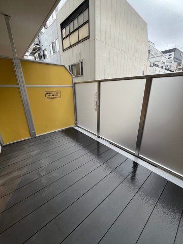 サンハイム南森町のバルコニー