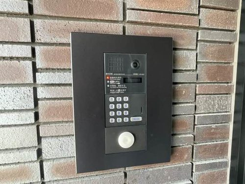 プレステージ櫛原のエントランス|オートロック付きで安心です★
