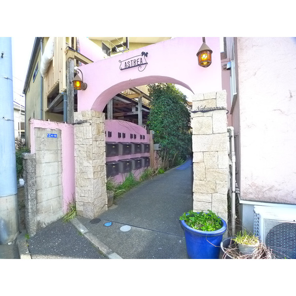 ＡＳＴＲＥＡ【ｱｽﾄﾚｱ】のエントランス