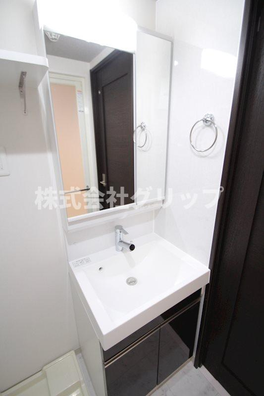 アークヒルズ横浜英町の独立洗面台