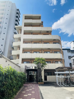 【外観】 | JR博多駅まで徒歩20分程度、バスを利用すると15分程で行けるので通勤に便利なのはもちろん、休日のショッピングも気軽に楽しめます