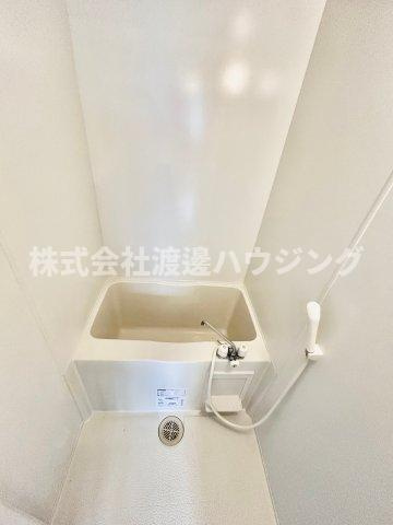 ロジス江坂の浴室