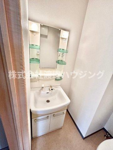 ロジス江坂の洗面所