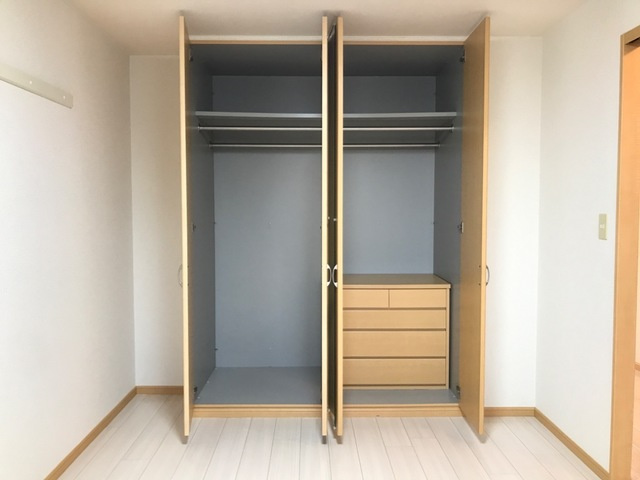 レジデンスヒルズカコⅢの収納