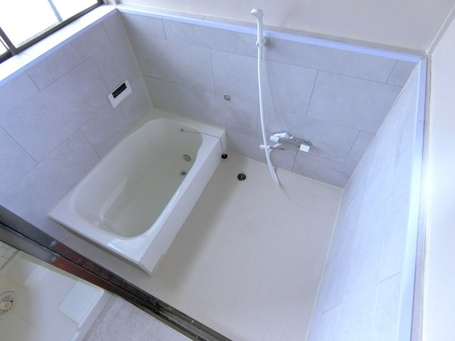 上永吉戸建の浴室