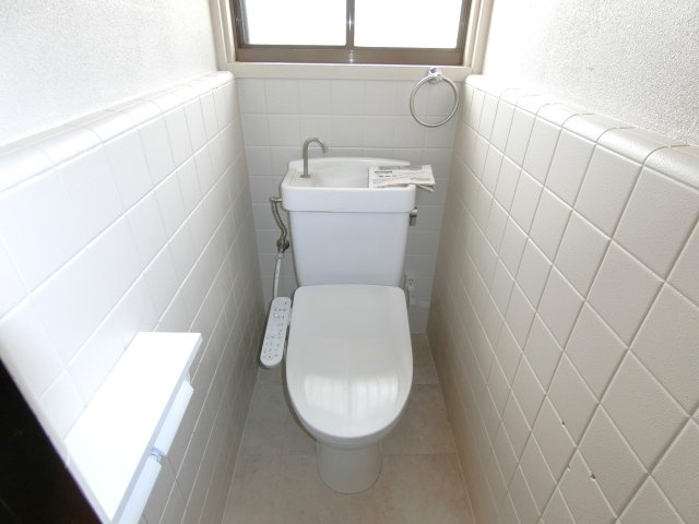 上永吉戸建のトイレ