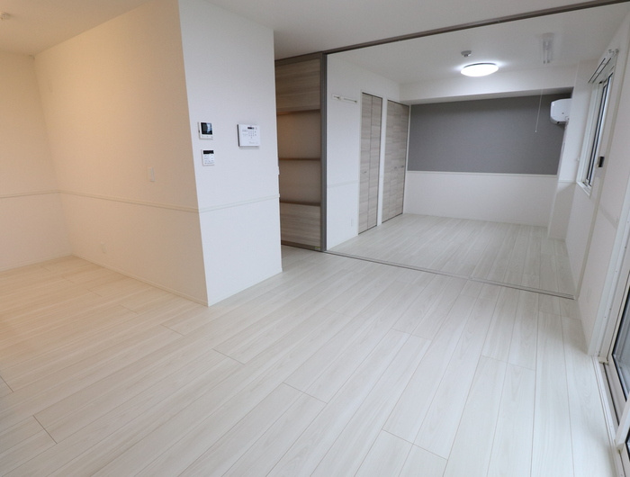 熊本市東区長嶺南８丁目のアパートの居間・リビング