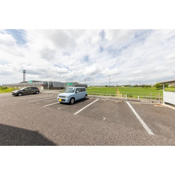 サン・friends藤島の駐車場