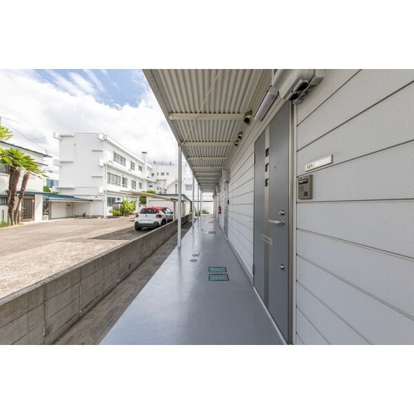 サン・friends藤島の玄関