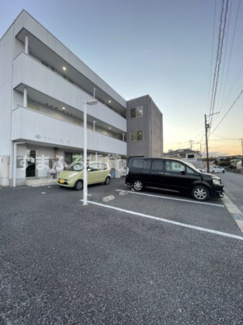 【駐車場】