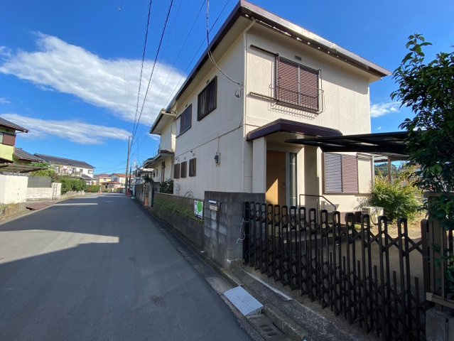 東酒々井４丁目　中古戸建の前面道路含む現地写真