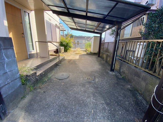 東酒々井４丁目　中古戸建の駐車場