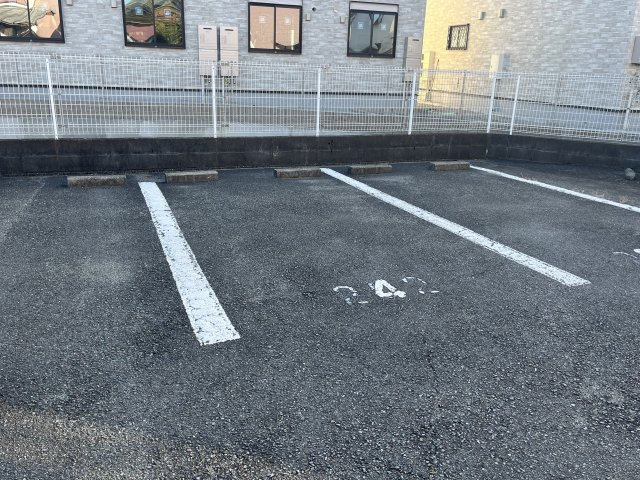 プチメゾンの駐車場