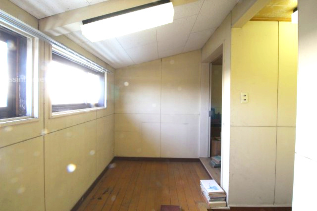 筑西市甲の洋室|北側住宅３Fの西側洋室前になります！