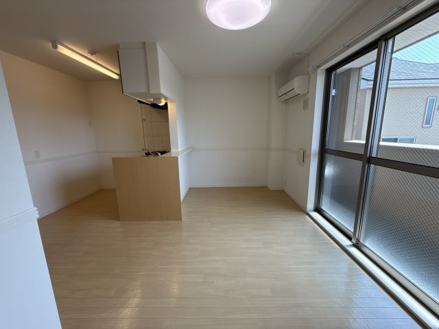 キャトルセゾンの居間・リビング