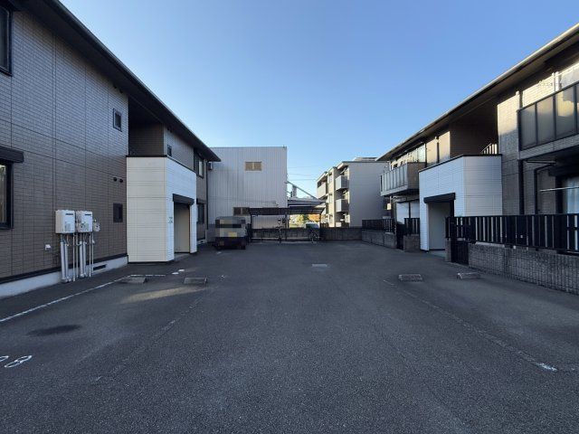 ソレジオ北久保　A棟の駐車場