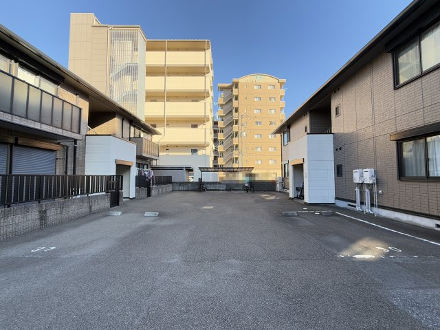 ソレジオ北久保　A棟の駐車場